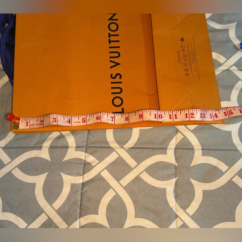 Louis Vuitton Shopping Bag (Small) & Large Perfume Box w/ Wrapping Paper – EUC - Picture 5 of 6